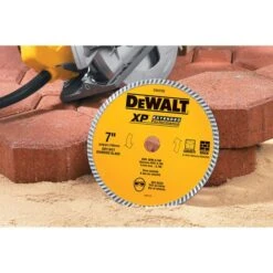 DEWALT 7-in Industrial Dry/Wet Diamond Blade -Ironclad Tools 0794132b L