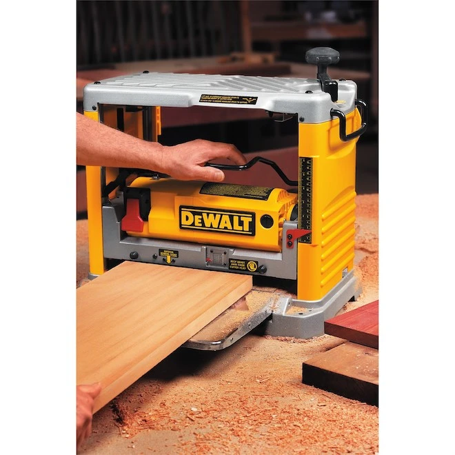 Dewalt 12 1/2-in Corded Bench-Top Planer - 15-A Motor - 1/8-in Cutting Depth - Quick Knife Change 4 Dewalt 12 1/2-in Corded Bench-Top Planer - 15-A Motor - 1/8-in Cutting Depth - Quick Knife Change - Image 2
