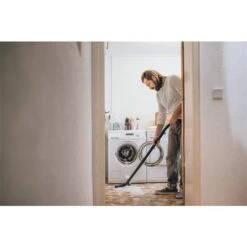 Karcher WD 5 P V 25L Wet/Dry Vacuum With Integrated Power Outlet -Ironclad Tools 331065740 AlternateImage3 l